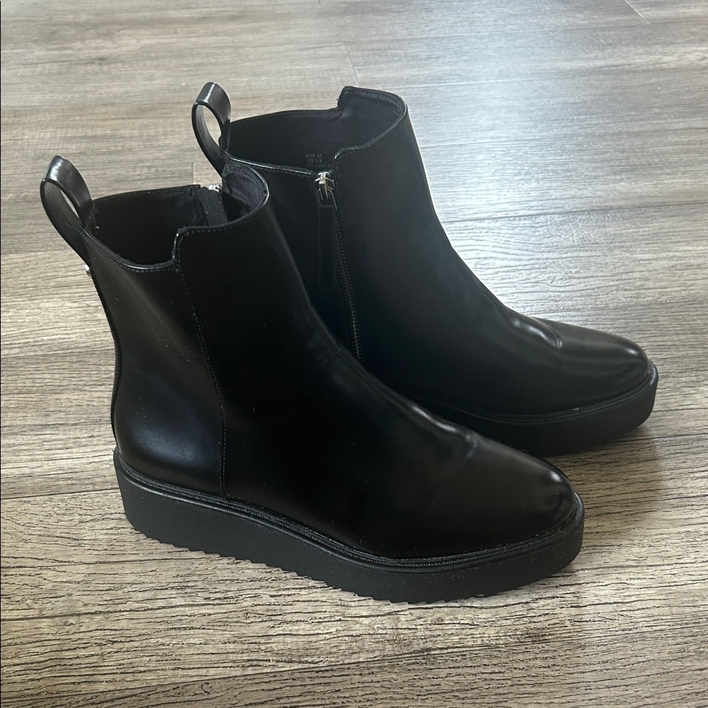 H&M Glossy Black Ankle Booties - Picture 4 of 9